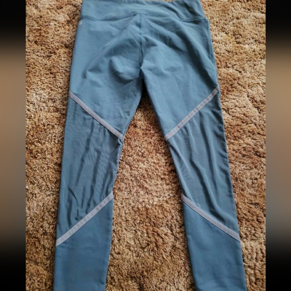 Fabletics leggings - Picture 2 of 4